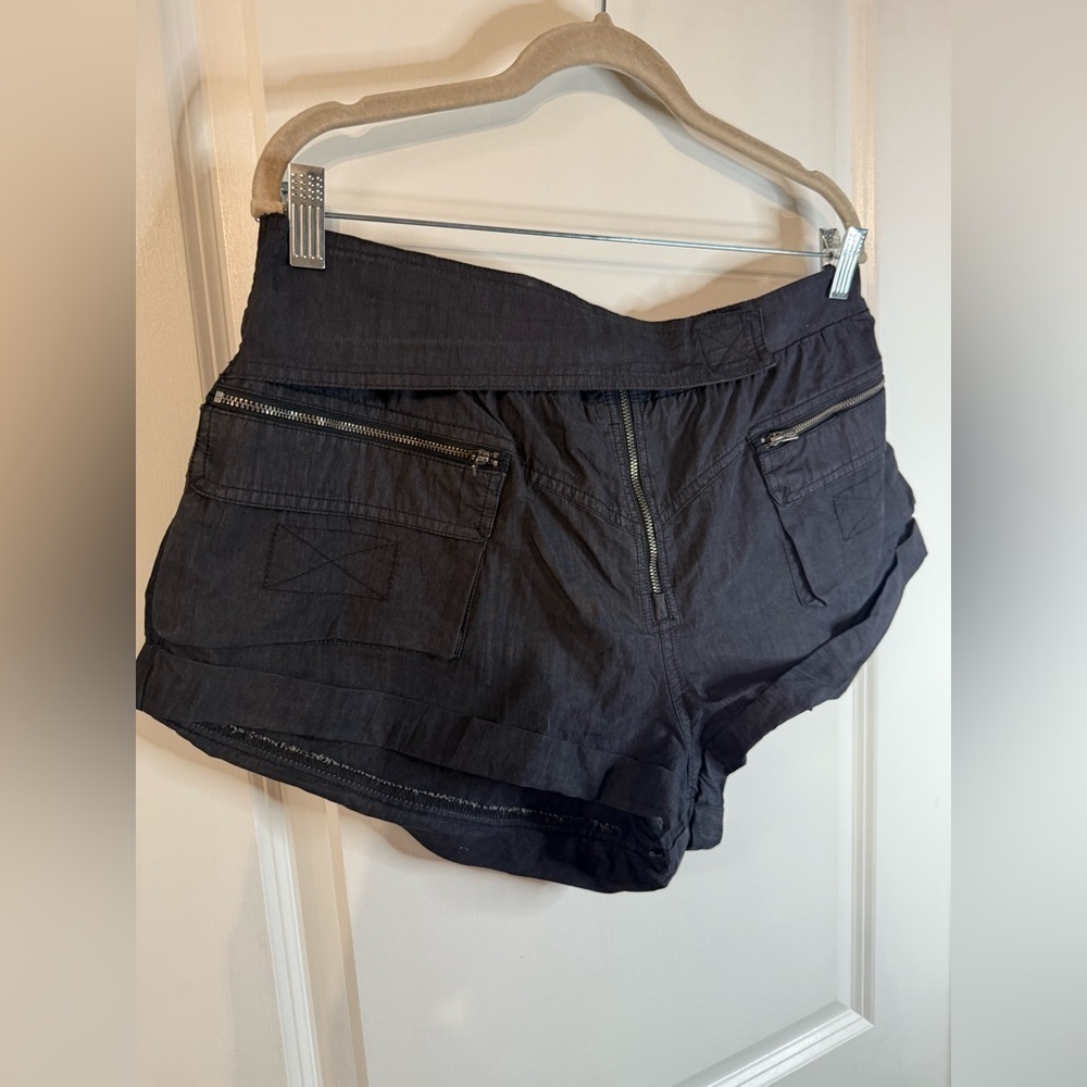 NWOT Free People Movement Women’s Black In The Lead Shorts - Size Large - Picture 2 of 7